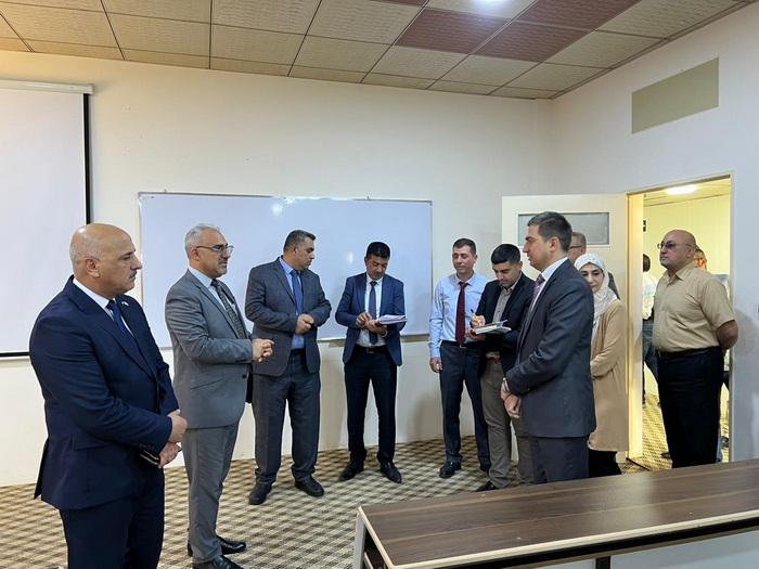 زيارة اللجنة الوزارية لاستحداث قسم الذكاء الاصطناعي في كليتنا