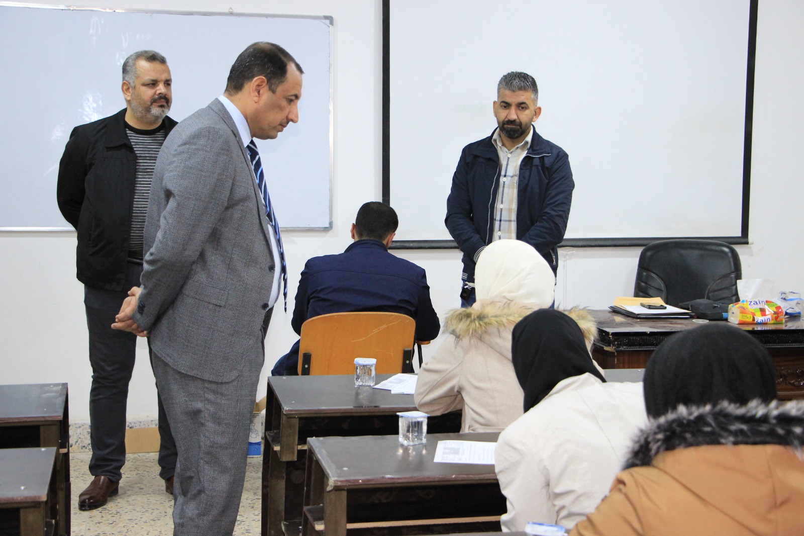 انطلاق الامتحانات النهائية لطلبة الدراسات الاولية في كلية علوم الحاسوب وتكنولوجيا المعلومات للعام الدراسي 2023/2024.