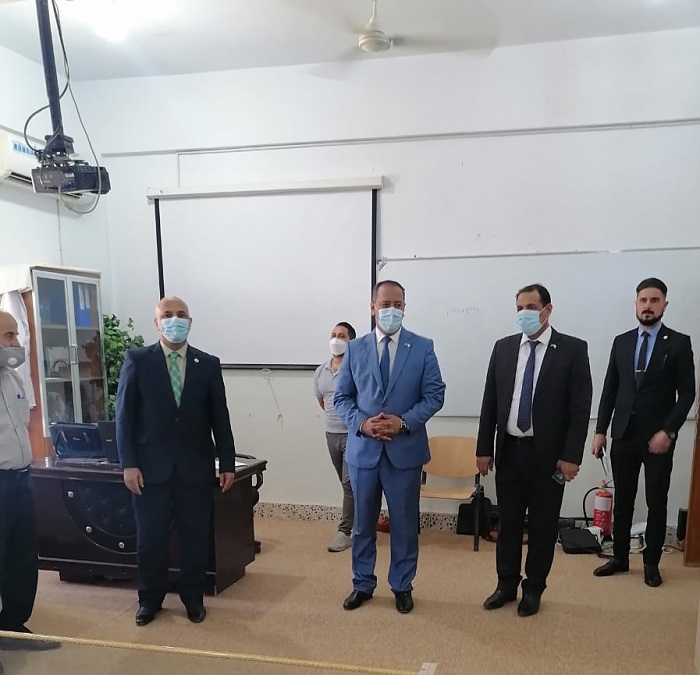 اجراء الأمتحان التنافسي للطلبة المتقدمين للدراسات العليا ( الدكتوراه و الماجستير )